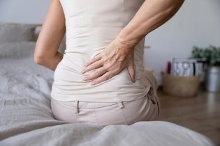 Dolor de espalda y abdomen: 8 causas y qué hacer
