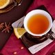 7 tés para el dolor de estómago y cólicos intestinales