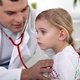 Tratamento da pneumonia na criança: 8 principais opções