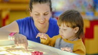 7 Signs of Autism in Babies & What To Do
