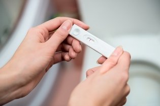 Imagen ilustrativa del artículo Prueba de embarazo negativa en sangre y retraso menstrual ¿es embarazo?