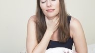 O que tomar para dor de garganta (remédios e opções caseiras)
