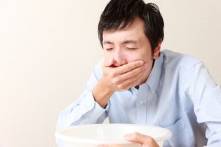 Illustrative image of the article How to Treat Food Poisoning: 4 Essential Tips