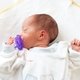 Leche de bruja: ¿Es normal que salga leche del pecho del bebé?