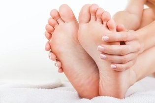 Imagen ilustrativa del artículo 10 causas de dolor de pies y qué hacer