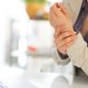 8 exercícios para artrite (nas mãos, ombro ou joelho)