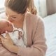Pies hinchados después del parto: por qué ocurre y cómo aliviar 