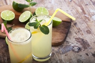 Suco de limão para hipertensão: por que funciona e como consumir