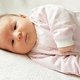 Acne neonatal: o que é e como tratar as espinhas no bebê