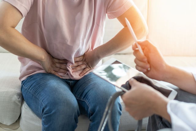 bolas amarelas e cilíndricas nas fezes