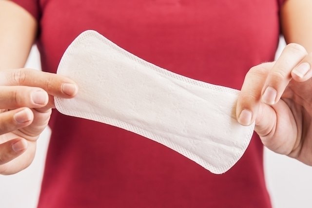 menstruar duas vezes no mês é normal? entenda mais
