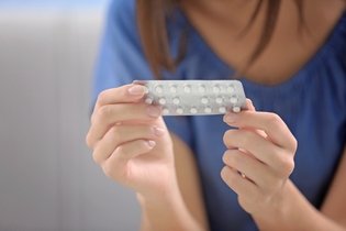 O que acontece no corpo ao parar de tomar o anticoncepcional