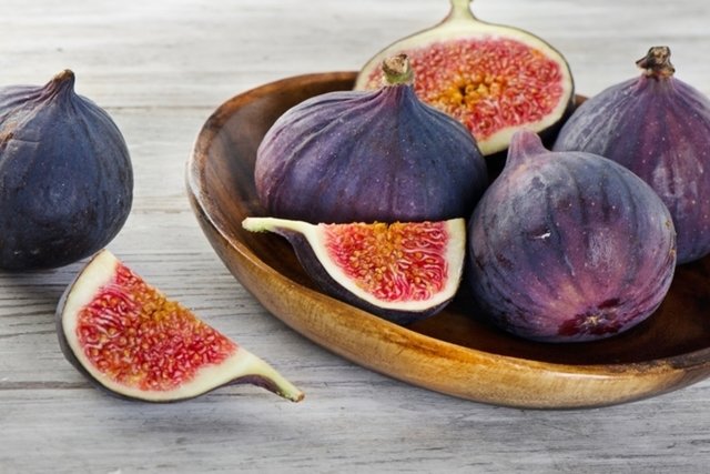 10 frutas que engordam (e estragam a dieta)