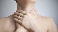 Cordas vocais inflamadas: causas, sintomas e como tratar