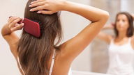 8 principais causas da queda de cabelo (e o que fazer)