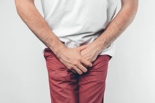 Illustrative image of the article Testicular Pain: 7 Main Causes & Treatment Options