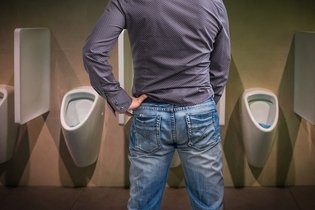 8 sintomas de infecção urinária no homem (e como tratar)