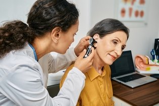Imagem ilustrativa do artigo Tratamento para zumbido no ouvido: remédios e outras opções