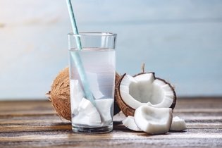 Imagen ilustrativa del artículo Agua de coco: 10 beneficios, propiedades y cómo tomar