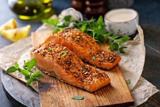 10 beneficios del salmón (y cómo prepararlo)