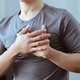 O que pode causar dor na mama no homem