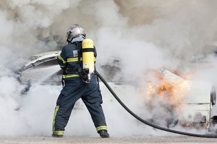 Imagem ilustrativa do artigo 5 principais riscos de inalar fumaça de incêndio