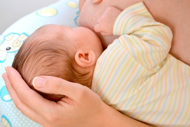 10 Mitos e verdades sobre o leite materno