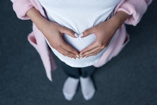 Imagem ilustrativa do artigo Coração acelerado na gravidez: o que pode ser e como controlar