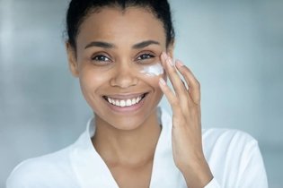 Imagen ilustrativa del artículo 7 remedios caseros para el acné (¡comprobados!)