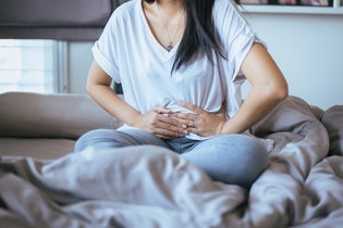 Illustrative image of the article Diverticulitis: Symptoms, Causes, Treatment & Complications