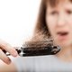 Dor no couro cabeludo: 8 principais causas (e o que fazer)