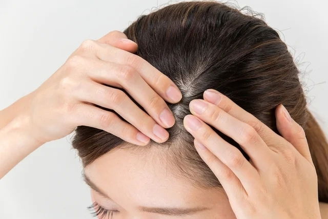 Bump on the back of the head: Causes and when to consult a doctor