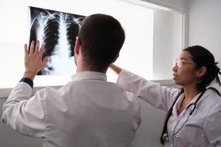 Imagem ilustrativa do artigo Fratura de costela: sintomas, causas, tratamento e complicações