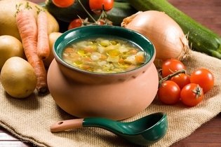 Imagem ilustrativa do artigo Dieta da sopa: como fazer (com cardápio de 3 dias)