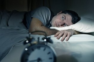 Imagem ilustrativa do artigo Paralisia do sono: o que é, causas, sintomas e o que fazer